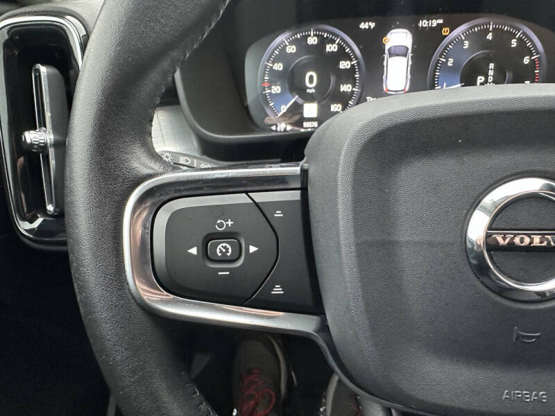 2019 Volvo XC40 T5 Momentum