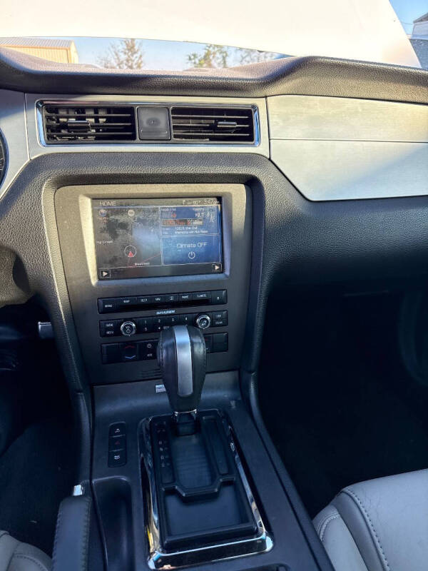 2013 Ford Mustang V6 Premium