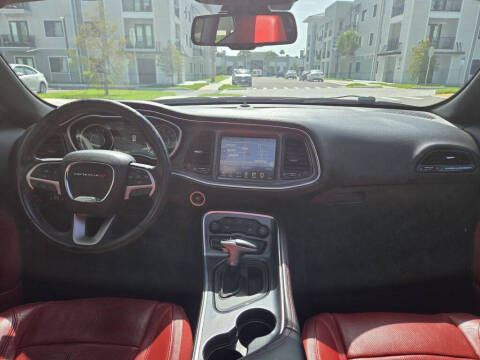 2015 Dodge Challenger SXT Plus