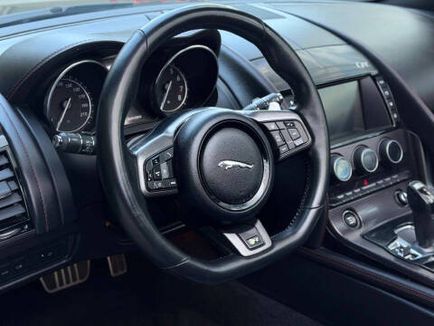 2016 Jaguar F-TYPE R