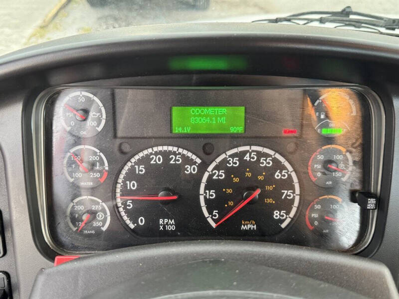 2017 Freightliner M2 106