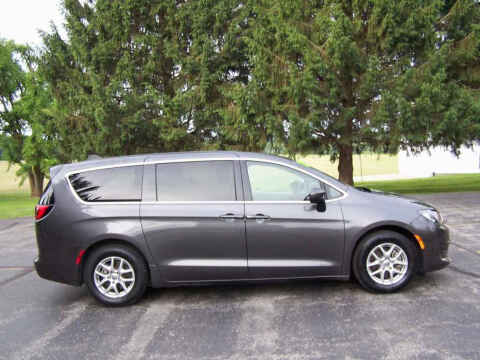 2022 Chrysler Voyager LX