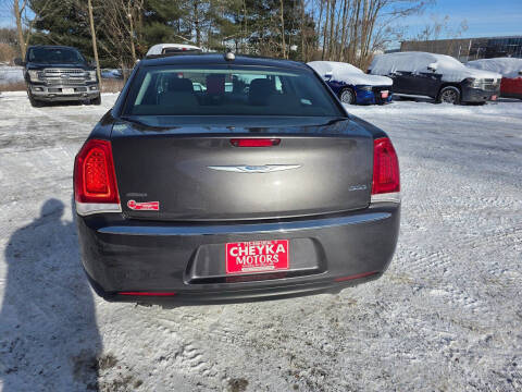 2020 Chrysler 300 Touring