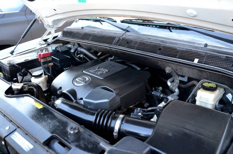 2014 Nissan Titan SV