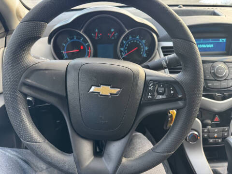 2013 Chevrolet Cruze LS Auto