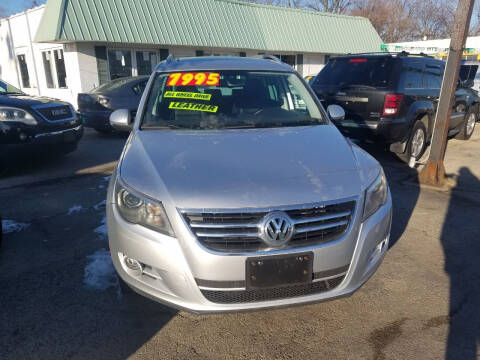 2009 Volkswagen Tiguan for sale at RBM AUTO BROKERS in Alsip IL