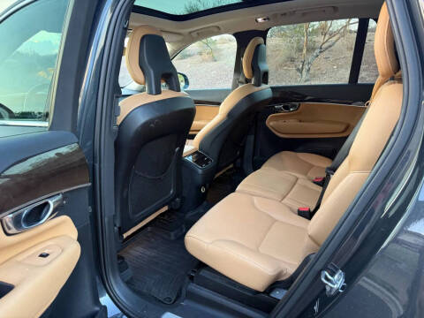 2016 Volvo XC90 T6 Momentum