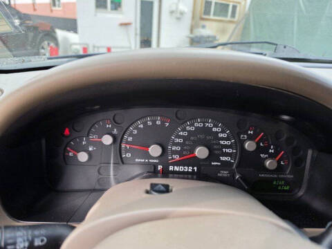 2004 Ford Explorer Eddie Bauer