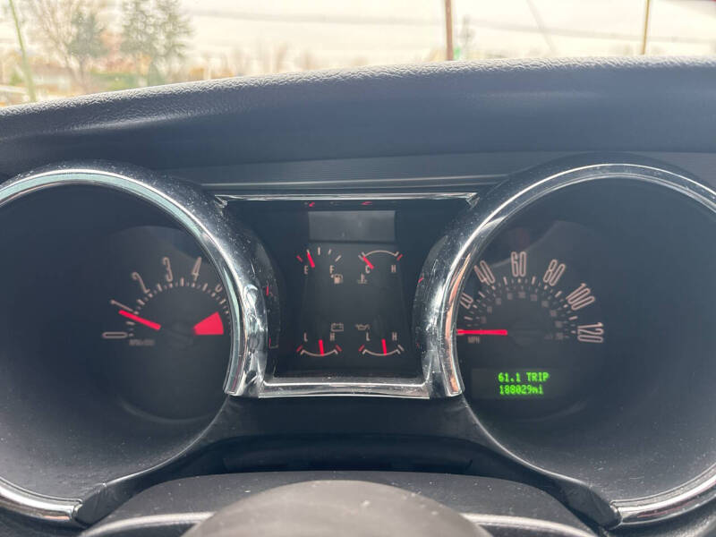 2006 Ford Mustang V6 Deluxe