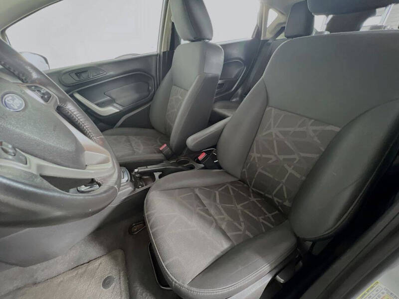 2012 Ford Fiesta SES