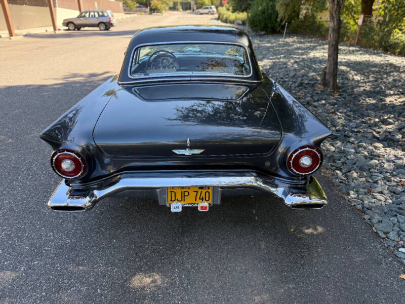 1957 Ford Thunderbird