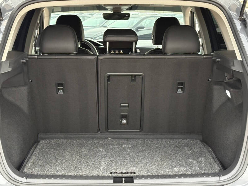 2024 Volkswagen Taos SEL 4Motion