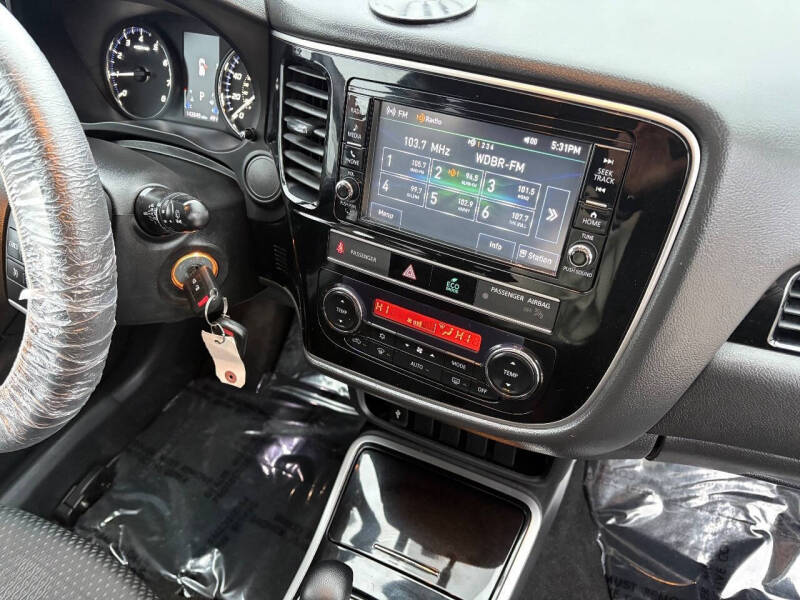 2019 Mitsubishi Outlander ES
