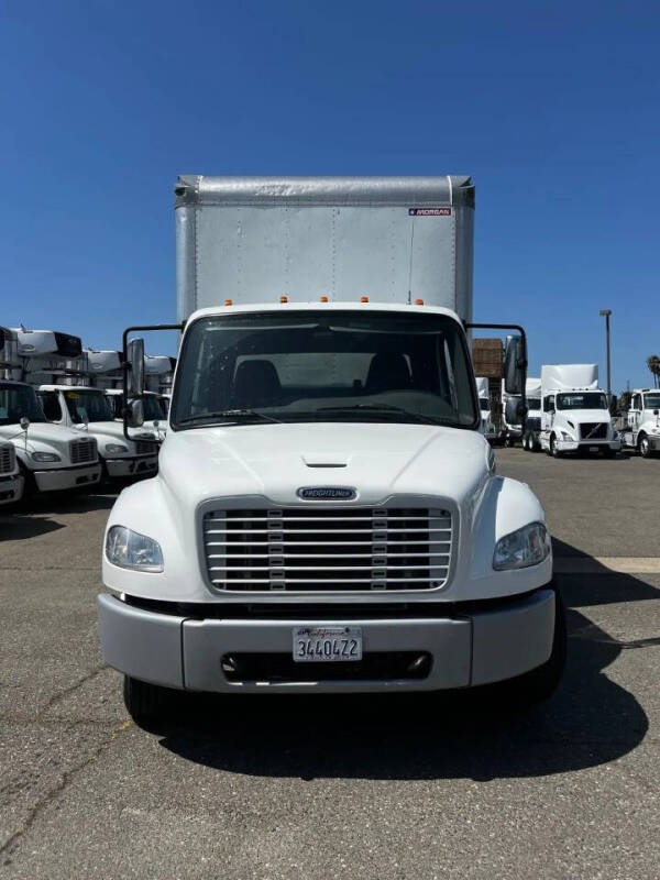 2021 Freightliner M2 106