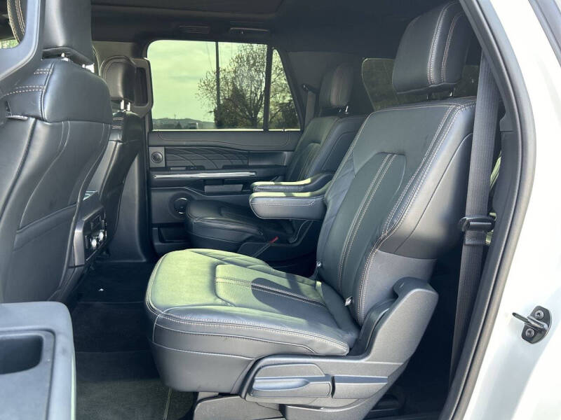 2022 Ford Expedition Platinum photo 23