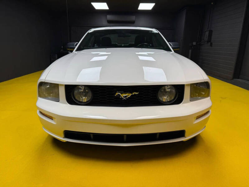 2005 Ford Mustang GT Deluxe