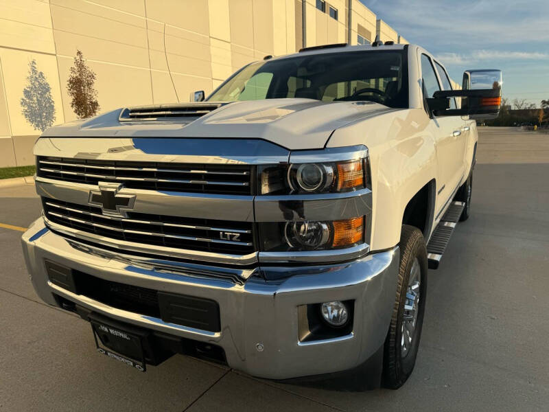 Used 2019 Chevrolet Silverado 3500HD LTZ with VIN 1GC4KXCY8KF263987 for sale in Elmhurst, IL