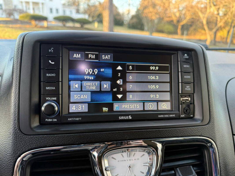 2014 Chrysler Town and Country Touring