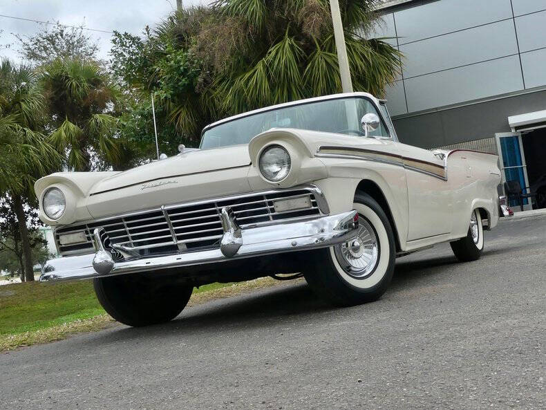 1957 Ford Fairlane