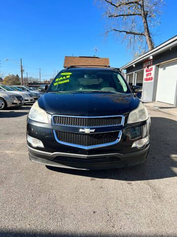 2009 Chevrolet Traverse for sale at Valley Auto Finance in Warren OH