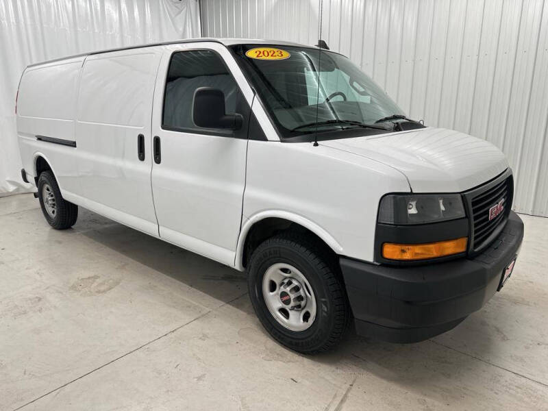 2023 GMC Savana Cargo Work Van photo 5