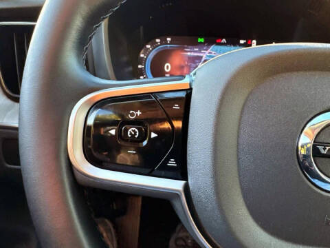 2025 Volvo XC60 B5 Plus Dark Theme