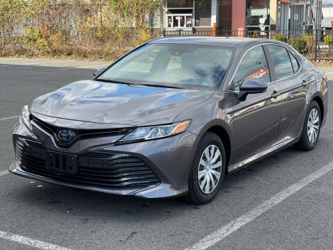 2020 Toyota Camry Hybrid for sale at MAGIC AUTO SALES in Little Ferry NJ