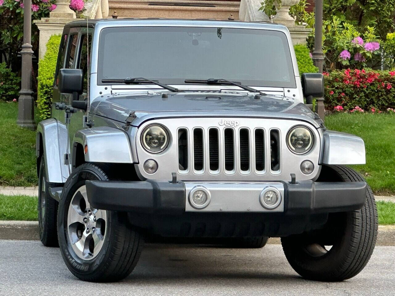 2018 Jeep Wrangler JK Unlimited  - $27,900