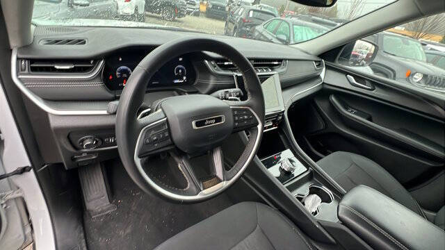 2023 Jeep Grand Cherokee L Laredo