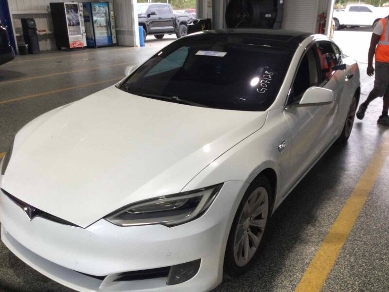 Tesla Model S's photo