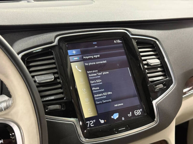 2016 Volvo XC90 T6 Momentum