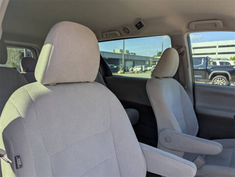 2017 Toyota Sienna L 7-Passenger