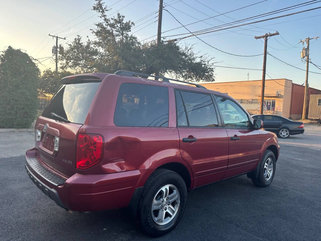 2005 Honda Pilot for sale at Sarenco Auto Inc in Dallas, TX