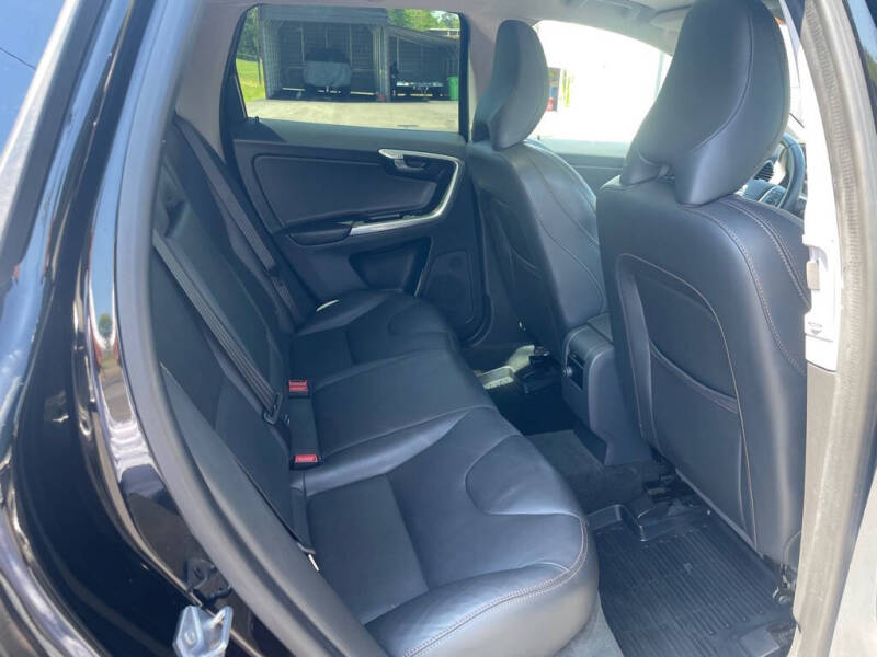 2017 Volvo XC60 T5 Dynamic