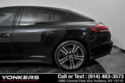 2016 Porsche Panamera 4 Edition