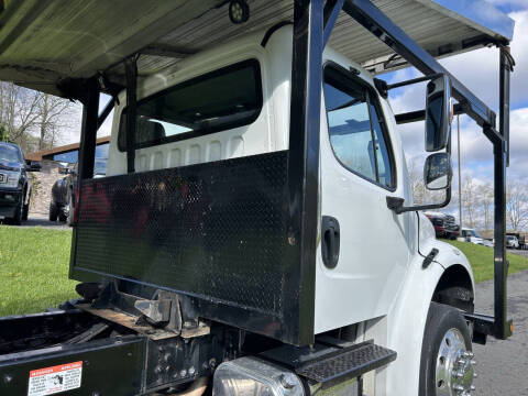 2019 Freightliner Business class M2