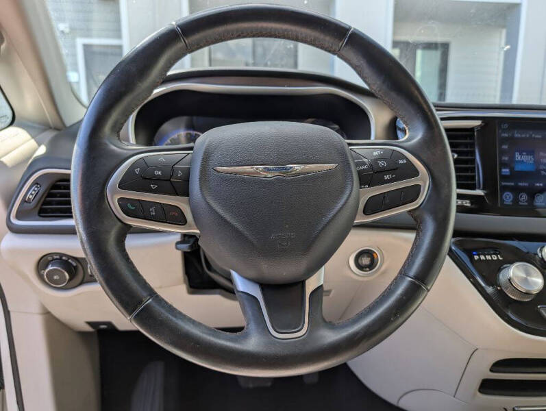 2017 Chrysler Pacifica Touring-L