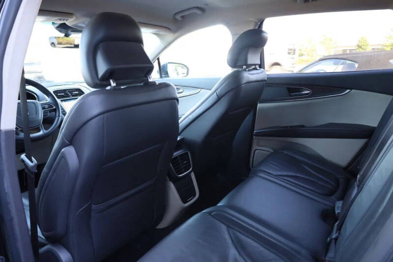 2019 Lincoln Nautilus Select