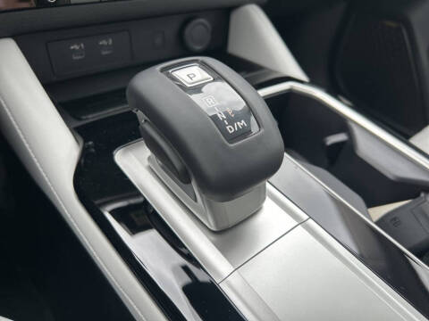 2025 Mitsubishi Outlander SEL Platinum Edition