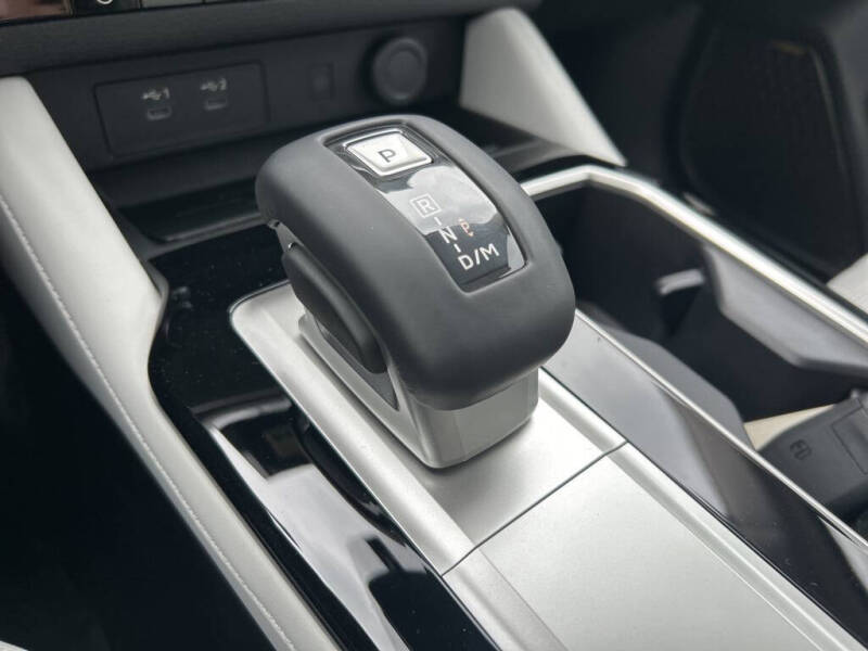 2025 Mitsubishi Outlander SEL Platinum Edition