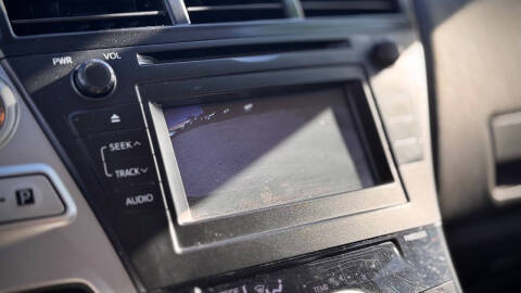 2014 Toyota Prius v Five