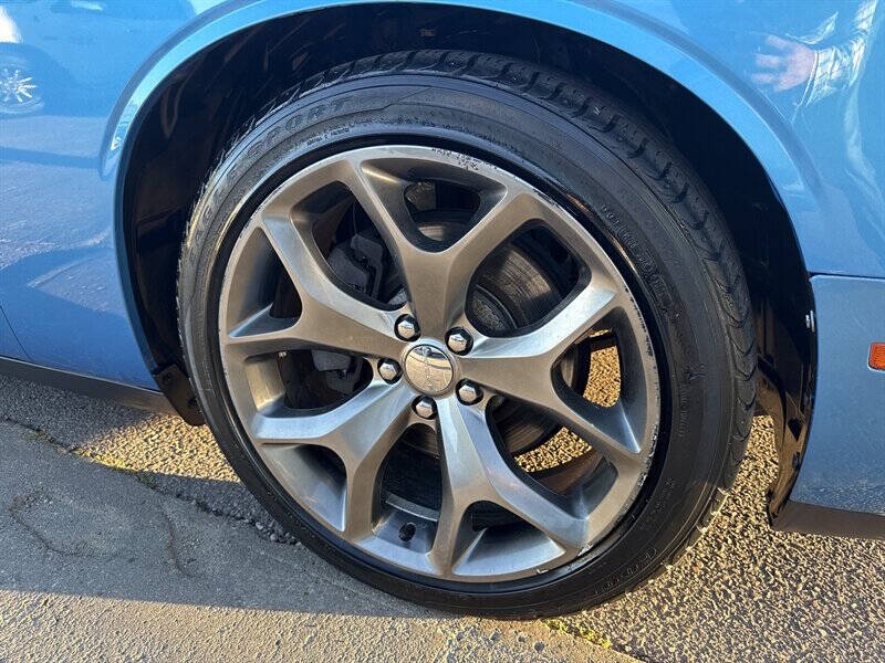 2015 Dodge Challenger SXT Plus