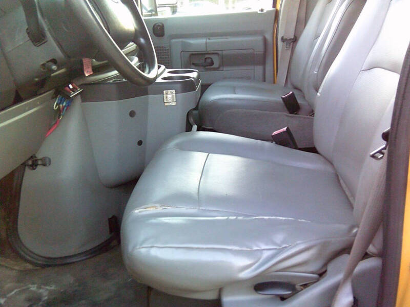 2013 Ford E-Series E-350 SD