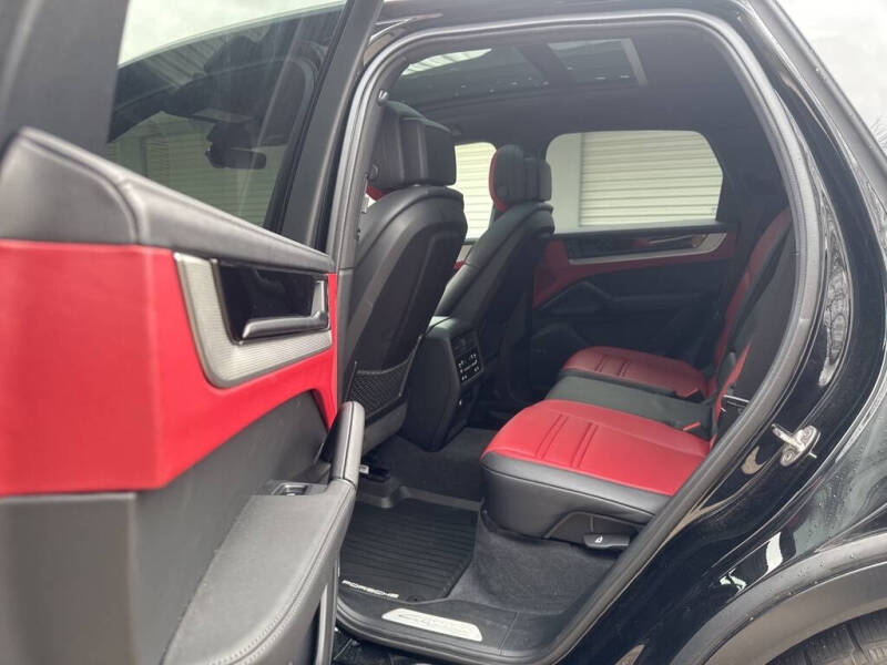 2024 Porsche Cayenne S