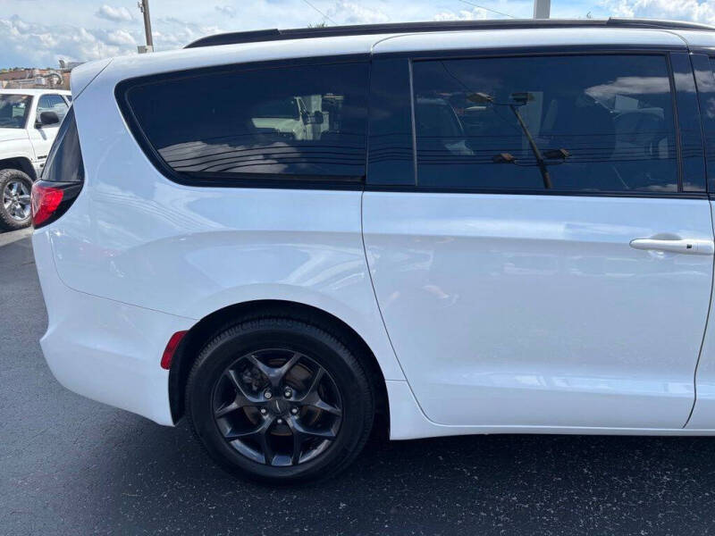 2020 Chrysler Pacifica Touring L