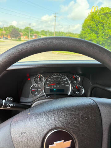 2023 Chevrolet Express 2500