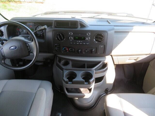 2014 Ford E-Series E-350 SD XLT