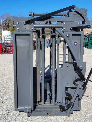 2025 Cattleman Manual w/Solid Floor