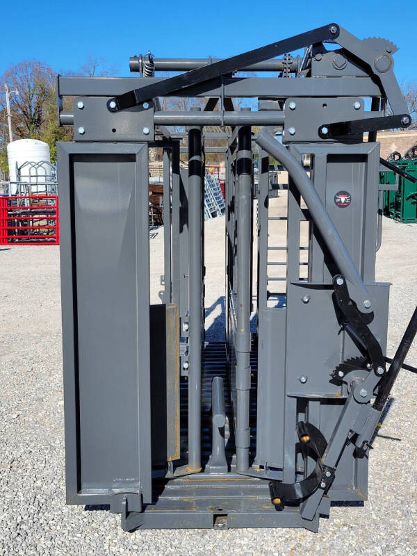 2025 Cattleman Manual w/Solid Floor