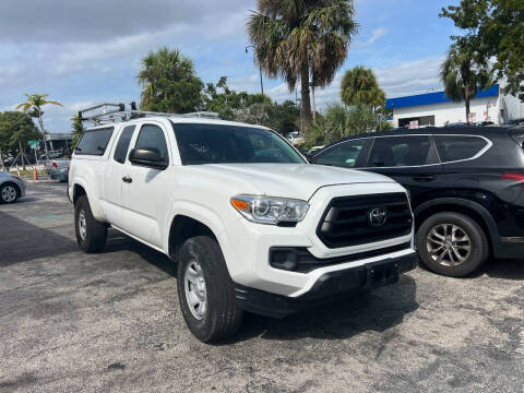 2020 Toyota Tacoma for sale at Lamberti Auto Collection in Plantation FL